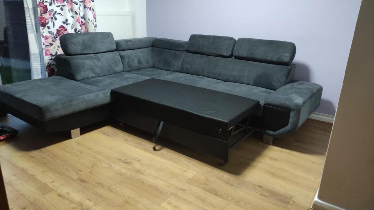 3 Bed House In Walsall, Perfect For Contractors & Leisure & Free Parking Exterior photo